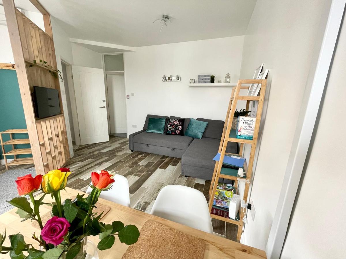 The Corner House - Modern Chesterfield Town Centre Apartments מראה חיצוני תמונה