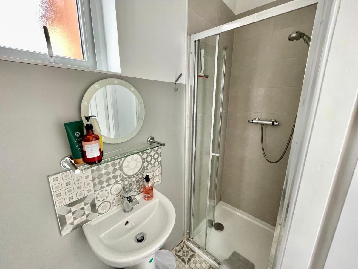 The Corner House - Modern Chesterfield Town Centre Apartments מראה חיצוני תמונה