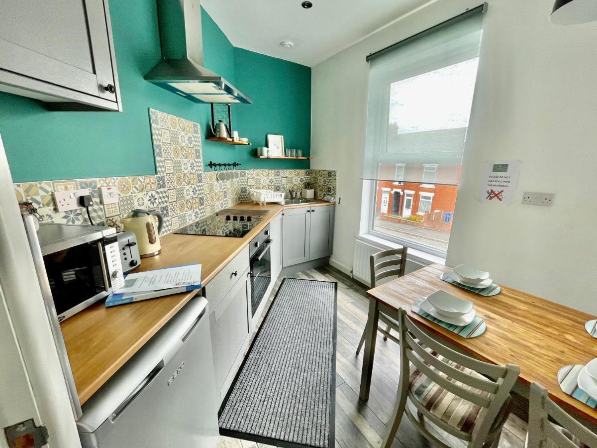 The Corner House - Modern Chesterfield Town Centre Apartments מראה חיצוני תמונה