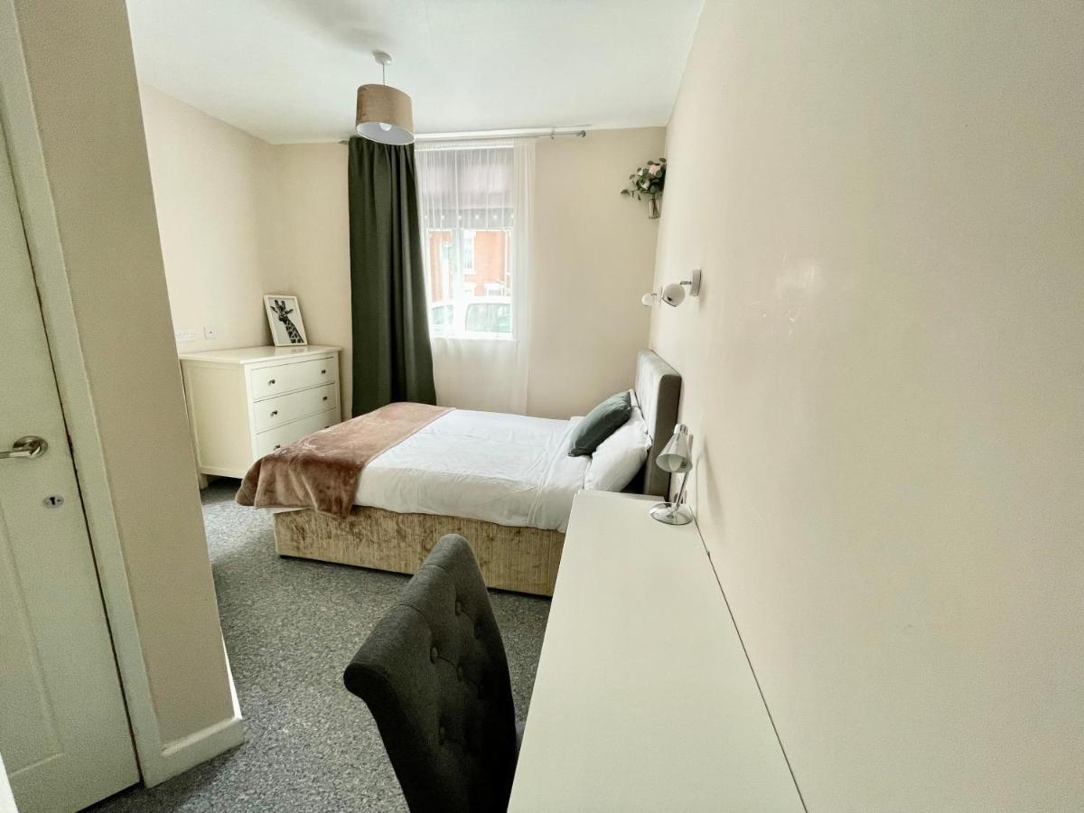 The Corner House - Modern Chesterfield Town Centre Apartments מראה חיצוני תמונה